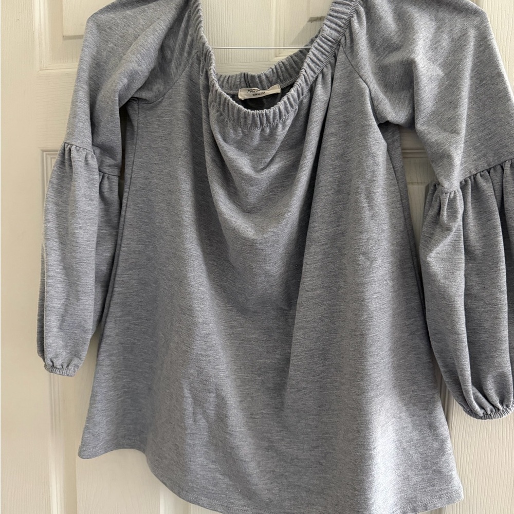 Promesa Light Gray Off-Shoulder Bubble Sleeve Tunic